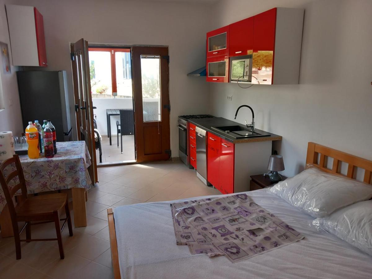 Apartments Zmaj 자발라 외부 사진