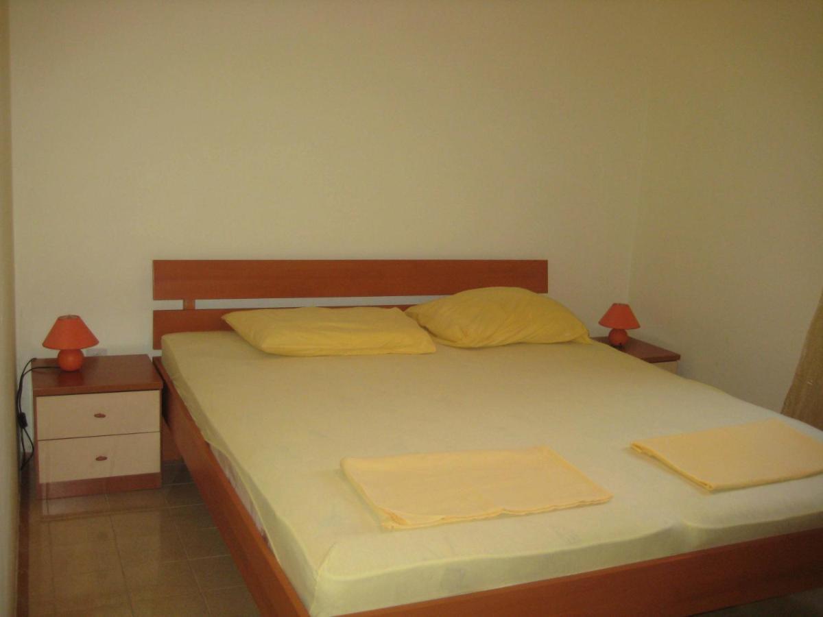 Apartments Zmaj 자발라 외부 사진